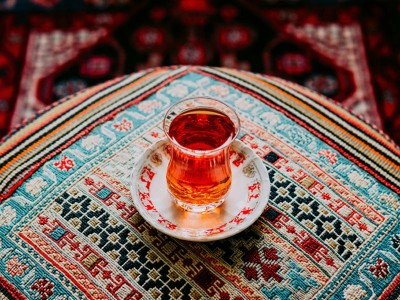 داستان پشت استکان‌های چای